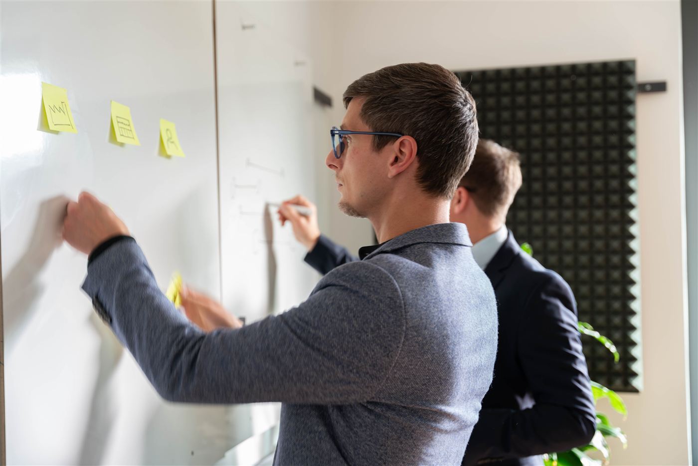 Peter Strohm im Workshop am Whiteboard